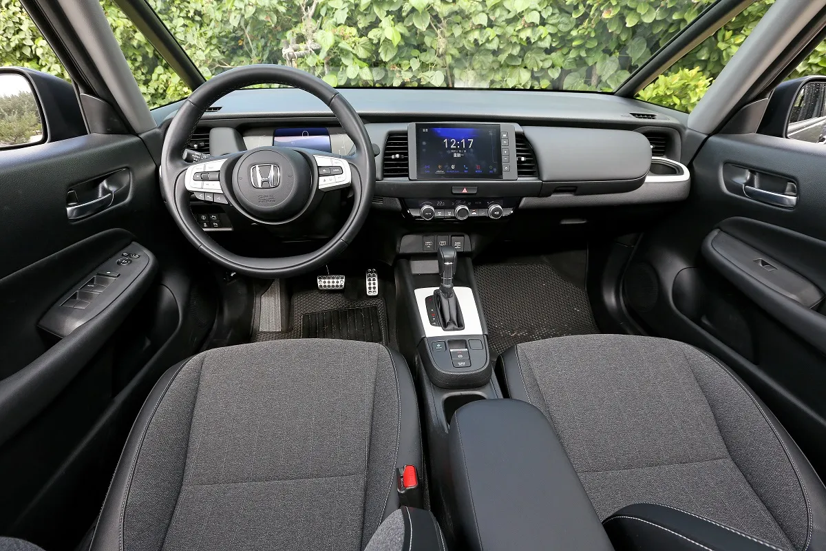 Honda Fit 車室配置合理、體驗舒適