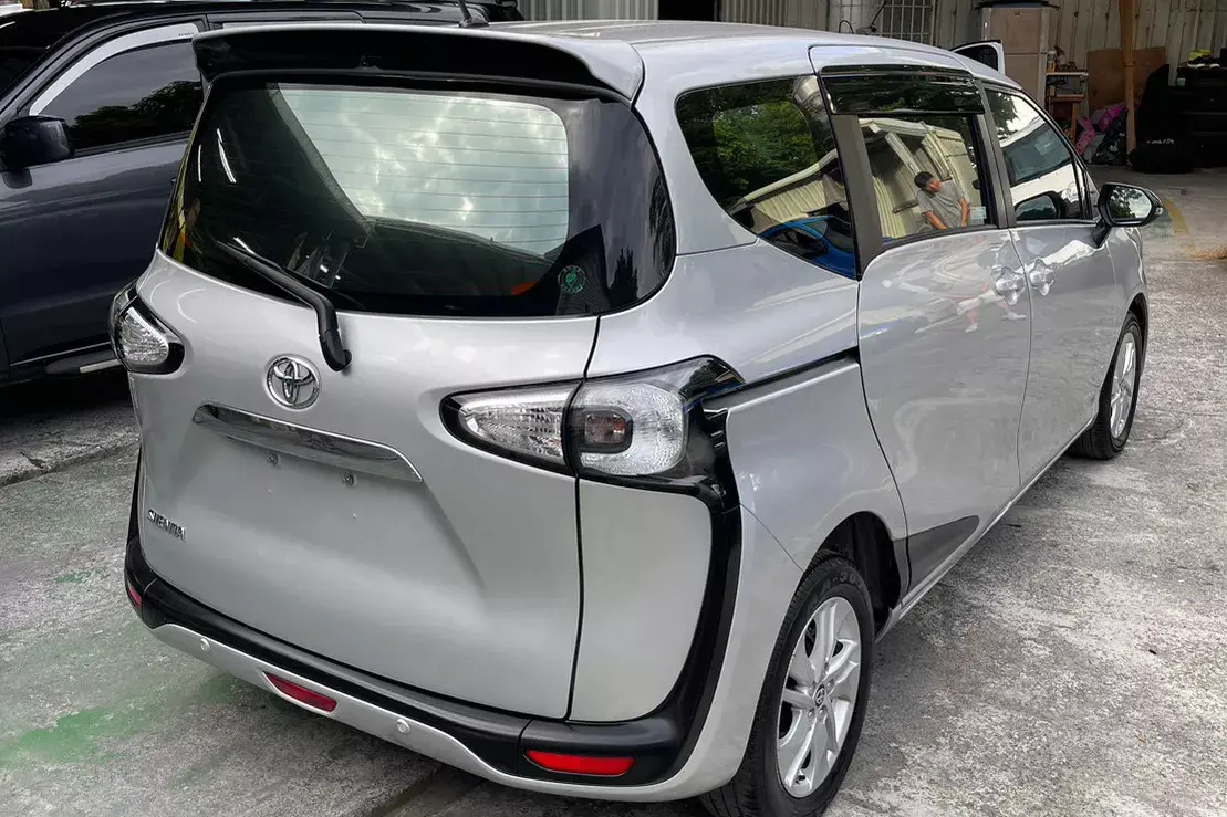 花蓮二手車買賣-Toyota SIENTA 喜恩塔 7人 1.8 雙電動滑門